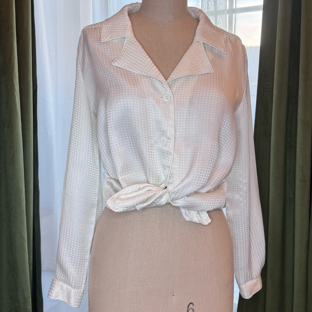Vintage houndstooth White Button-Up Women's Top